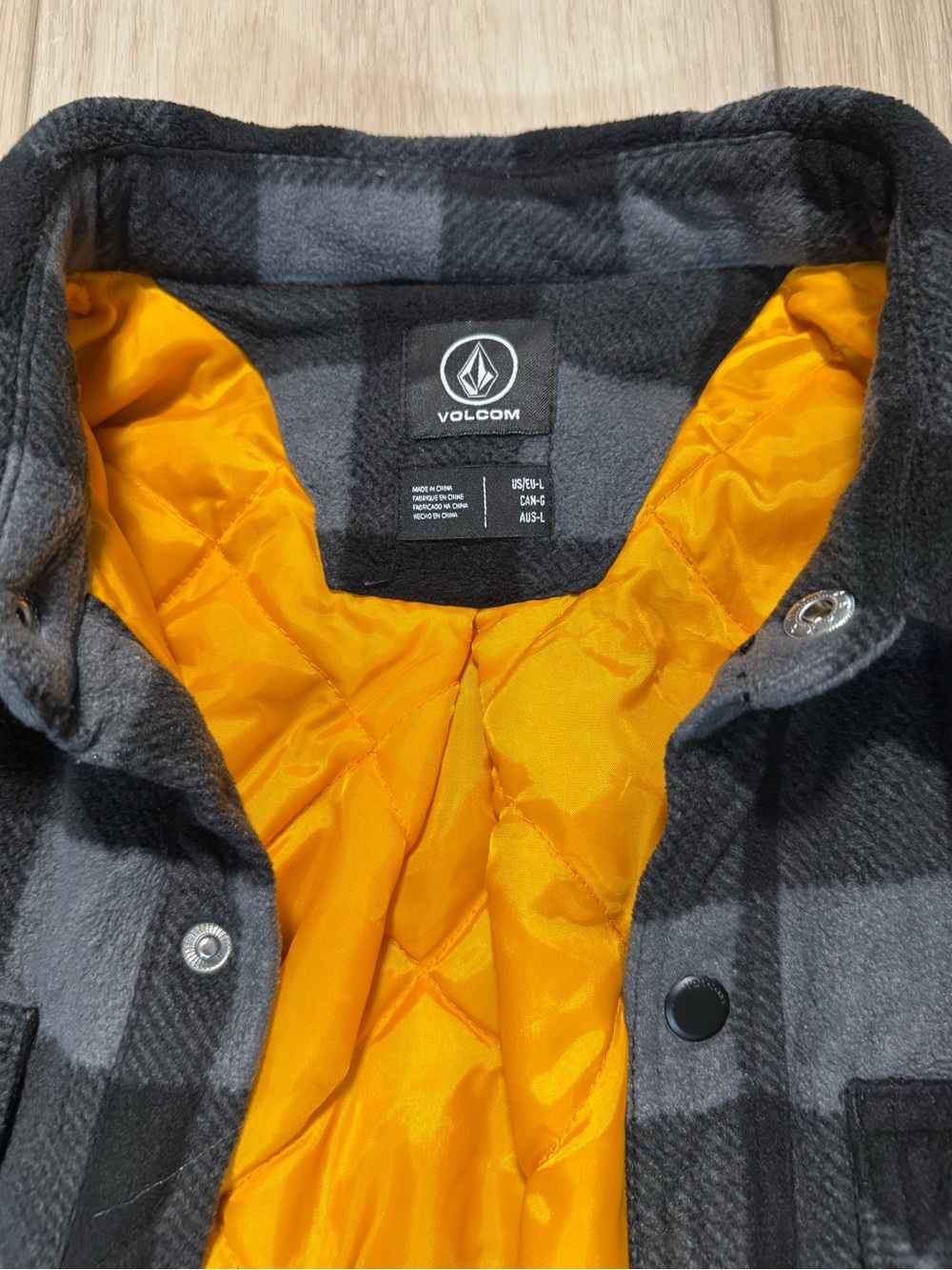 Volcom Men’s Gray/Black plaid flannel insulated shirt jacket coat size Large - Picture 8 of 16